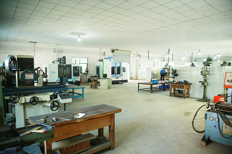 精焊科技CNC數(shù)控車(chē)床車(chē)間